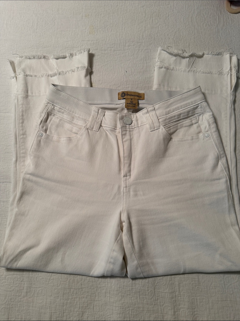 Democracy White Cropped Frayed-Hem Jeans